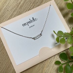 🎉HP🎉 On Palette Pave Bar Necklace 💗 Silver